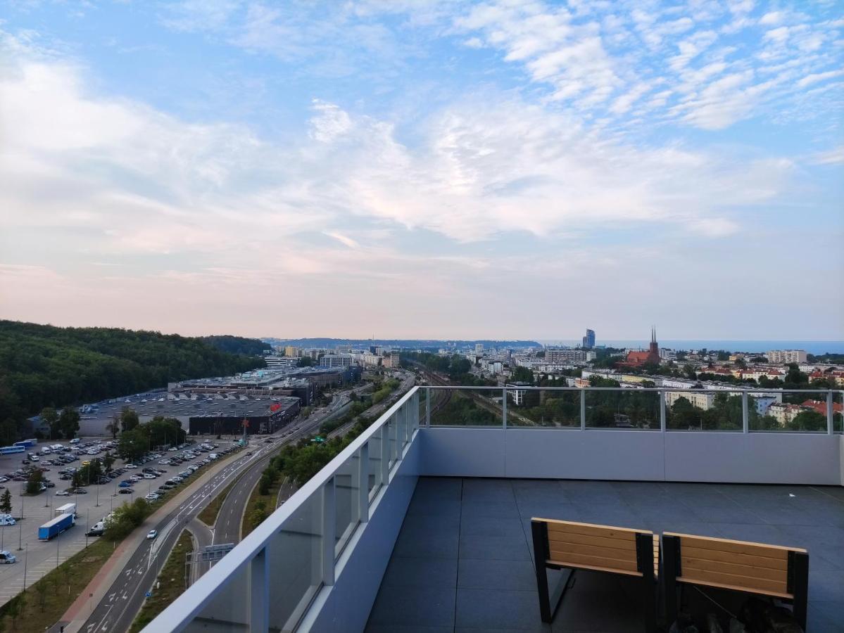 Apartment Efaga Modern Tower Gdynia With Private Parking Space Exterior photo